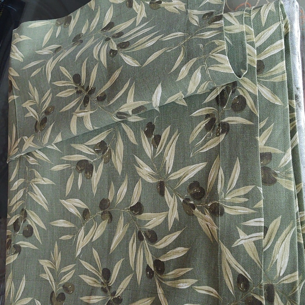 Williams Sonoma Tablecloth